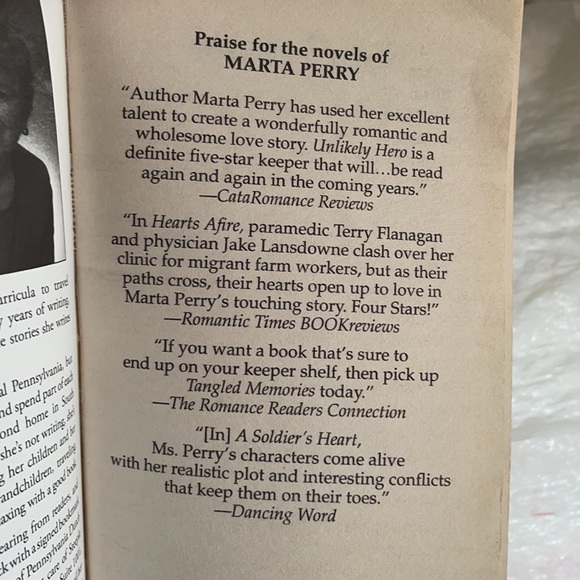 Steeple Hill Love Inspired Restless Hearts Perry - Picture 5 of 9